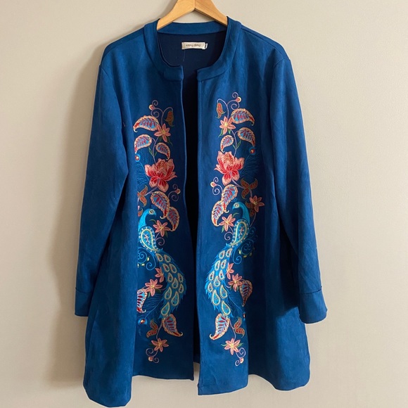 Women’s plus size embroidered overcoat - Picture 1 of 5
